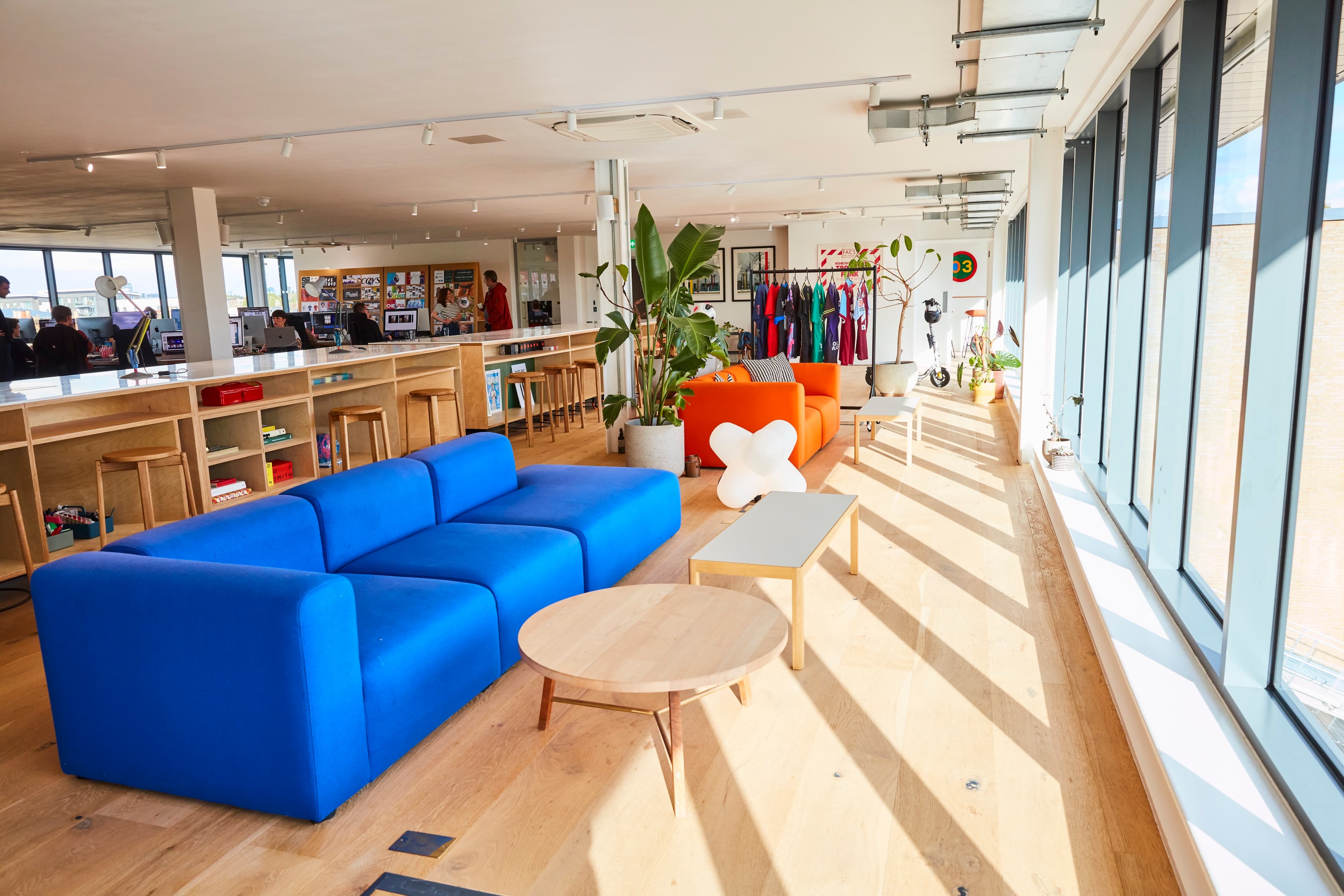 NOMAD OFFICE 01656