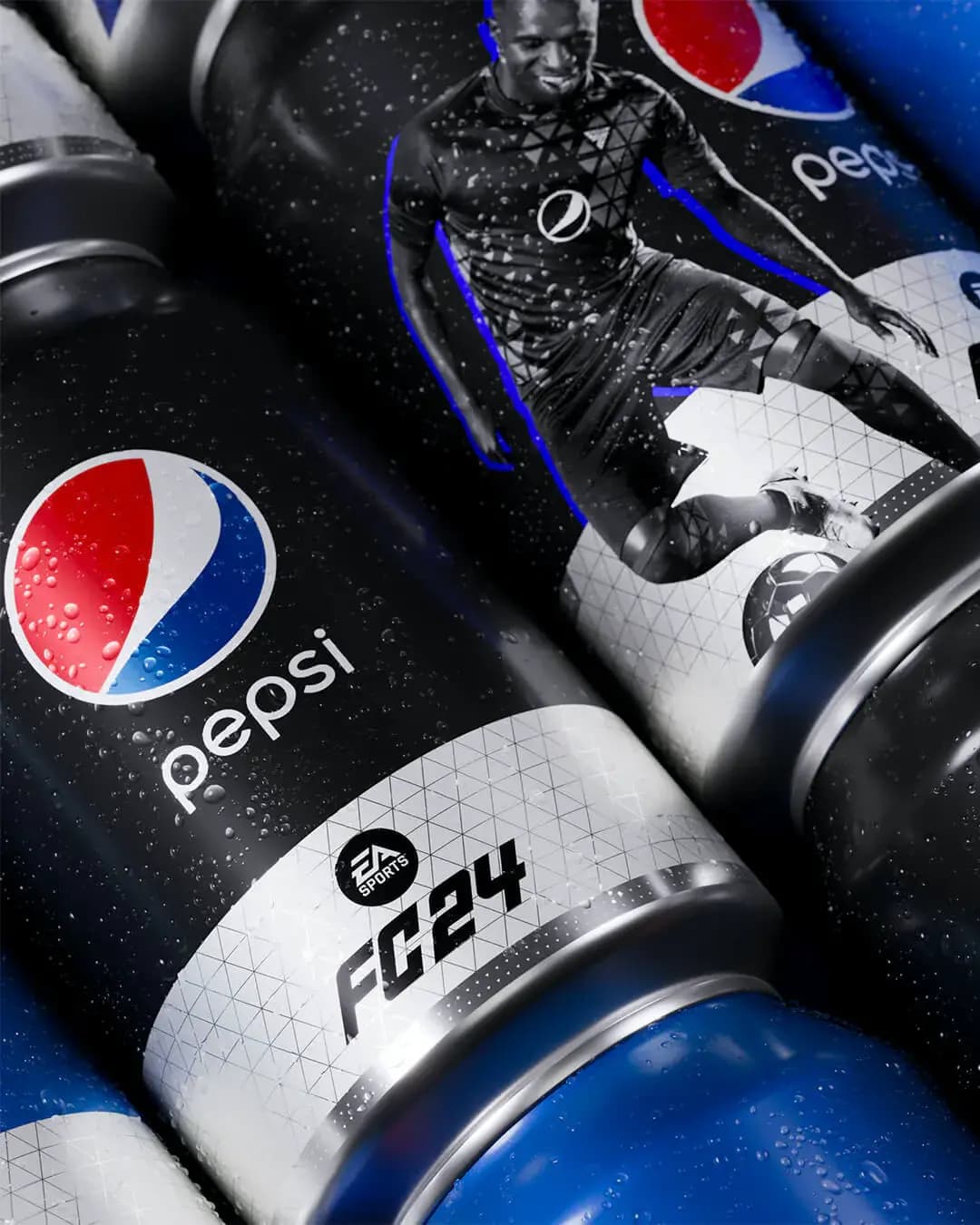 pepsi-eafc-cans-macro